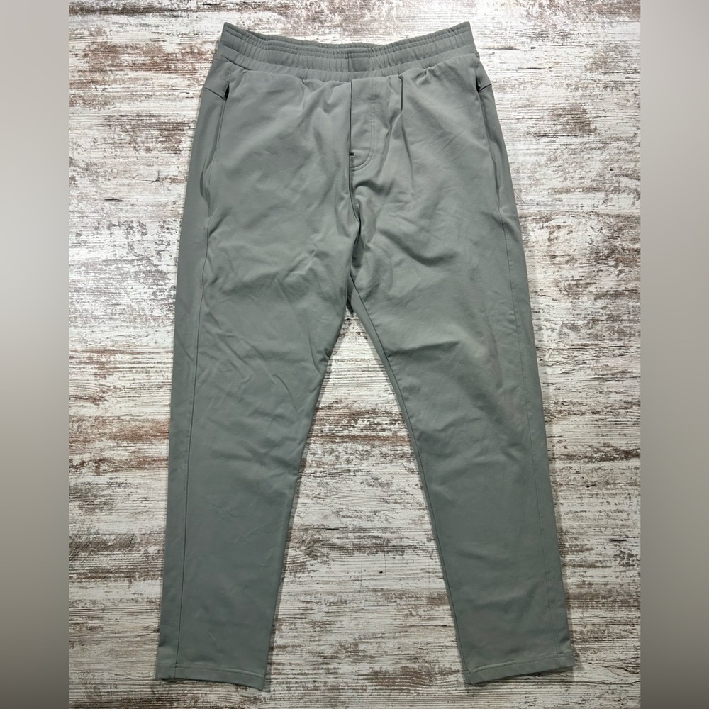 Men’s Public Rec joggers pants drawstring size 34 x 32 gray